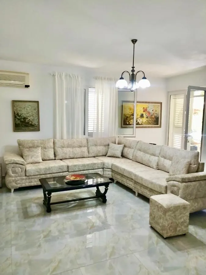 Golem Beach Apartment With Enchanting Garden 0*, Golem (Tirana) Albanie