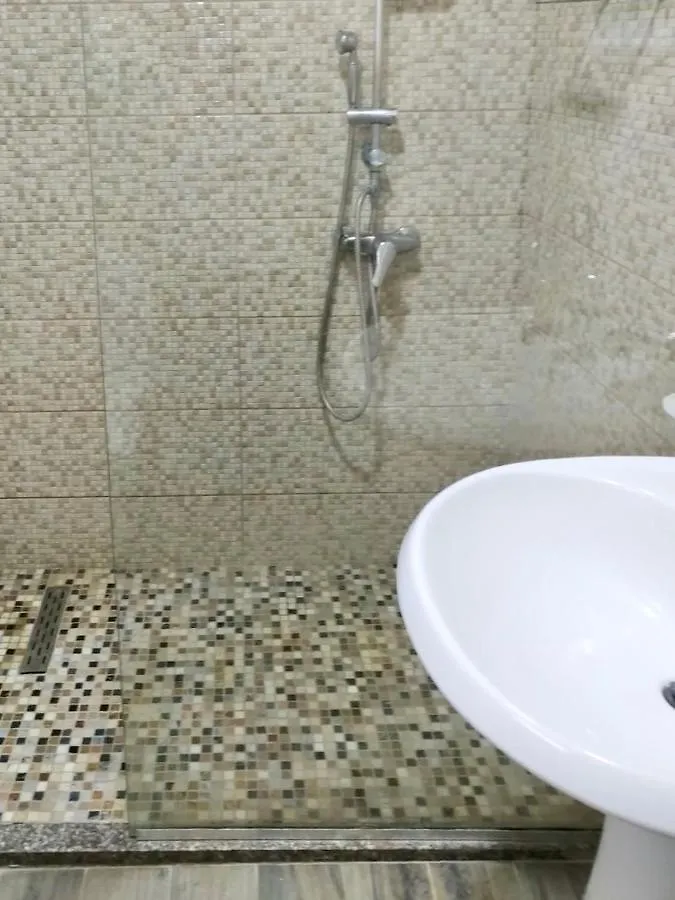 Golem Beach Apartment With Enchanting Garden Albanie